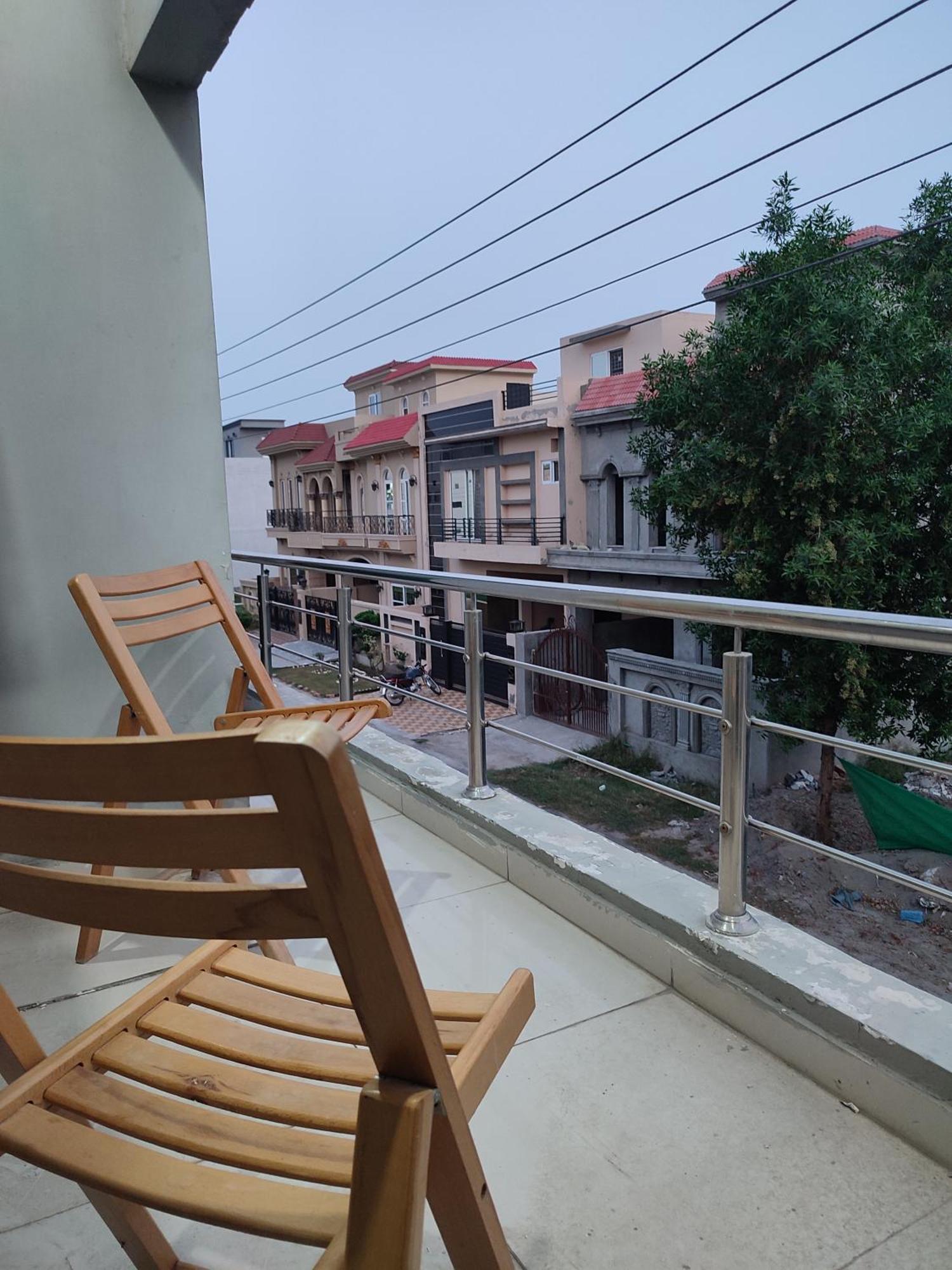 Fully Serviced Holiday Home Near Lahore Ring Road Zewnętrze zdjęcie